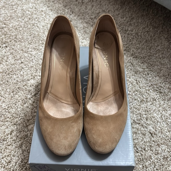 Vionic suede heels - Picture 2 of 5